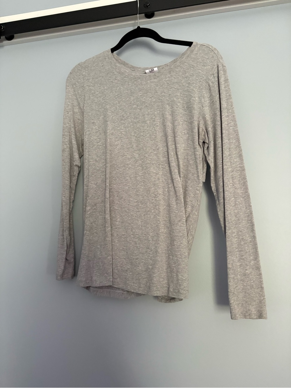 CAbi Lightweight Long Sleeve Tee in Light Gray